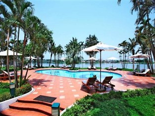 Khach san Century Riverside Hue Hotel