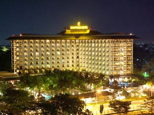Khách sạn Chatrium Hotel Royal Lake