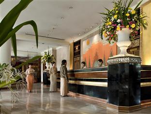 2 Khach san Mandalay Hill Resort Hotel